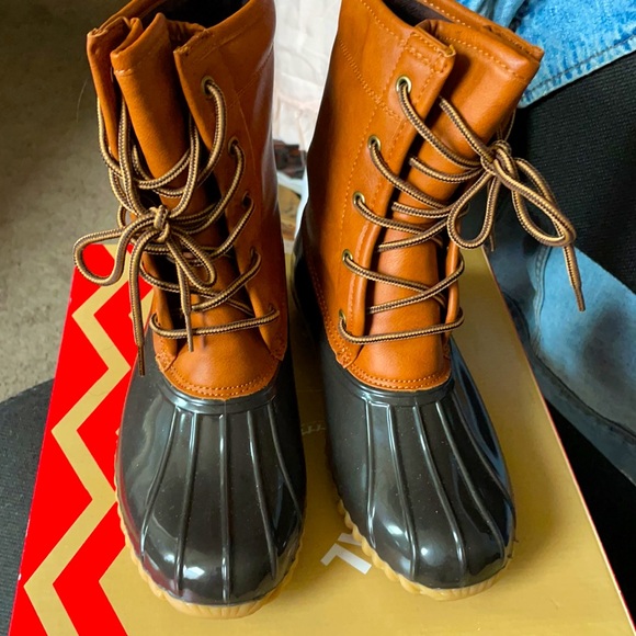 Duck Boots - Picture 2 of 6